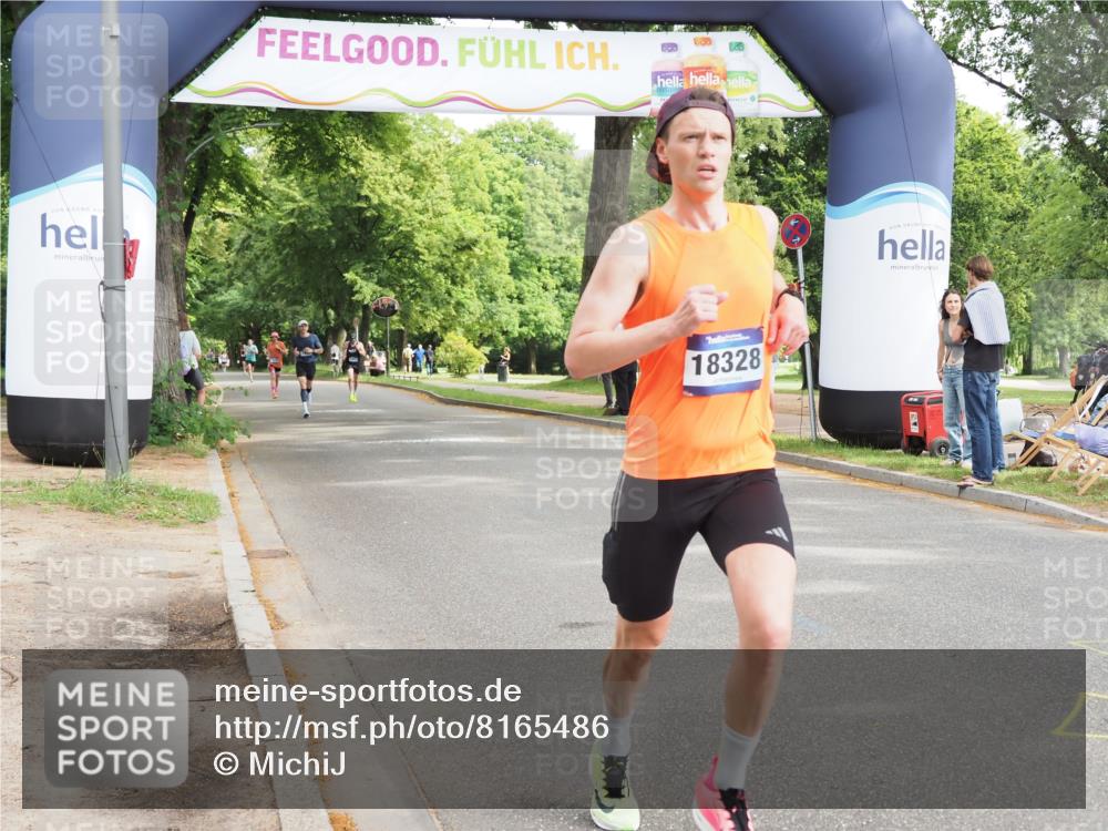 29.06.2025 - hella hamburg halbmarathon MichiJ http://msf.ph/oto/8165486 29.06.2025 10:13:52 Zwischen KM18-KM19 18328 meine-sportfotos.de