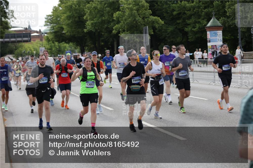 29.06.2025 - hella hamburg halbmarathon Jannik Wohlers http://msf.ph/oto/8165492 29.06.2025 10:20:38 Lombardsbrücke 1266, 1658, 2383, 2923, 2945, 2956, 2986, 3161, 3453, 3813, 4082, 4350, 5041, 5061, 5767, 6275, 6308, 7228, 7608, 8113, 8724, 8726, 9005, 9011, 9108, 9236, 9981, 10585, 10602, 11145, 11698, 12175, 12395, 12561, 12694, 12844, 13057, 13448, 13508, 14615, 14670, 14819, 14986, 15020, 15470, 15736, 15767, 15913, 16256, 16896, 16950, 17035, 17367, 17832, 18141, 18170, 18305, 18397, 18784, 18809, 19124, 19125 meine-sportfotos.de