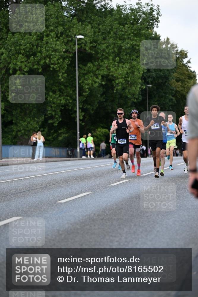 29.06.2025 - hella hamburg halbmarathon Dr. Thomas Lammeyer http://msf.ph/oto/8165502 29.06.2025 09:44:55 Kennedybrücke 1241, 2892, 4571, 6559, 7862, 10780, 11194 meine-sportfotos.de