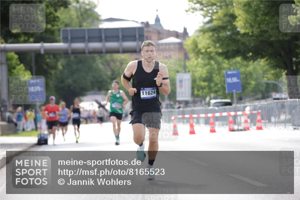 29.06.2025 - hella hamburg halbmarathon Jannik Wohlers http://msf.ph/oto/8165523 29.06.2025 09:40:50 Lombardsbrücke 7834, 7963, 11624, 17886 meine-sportfotos.de