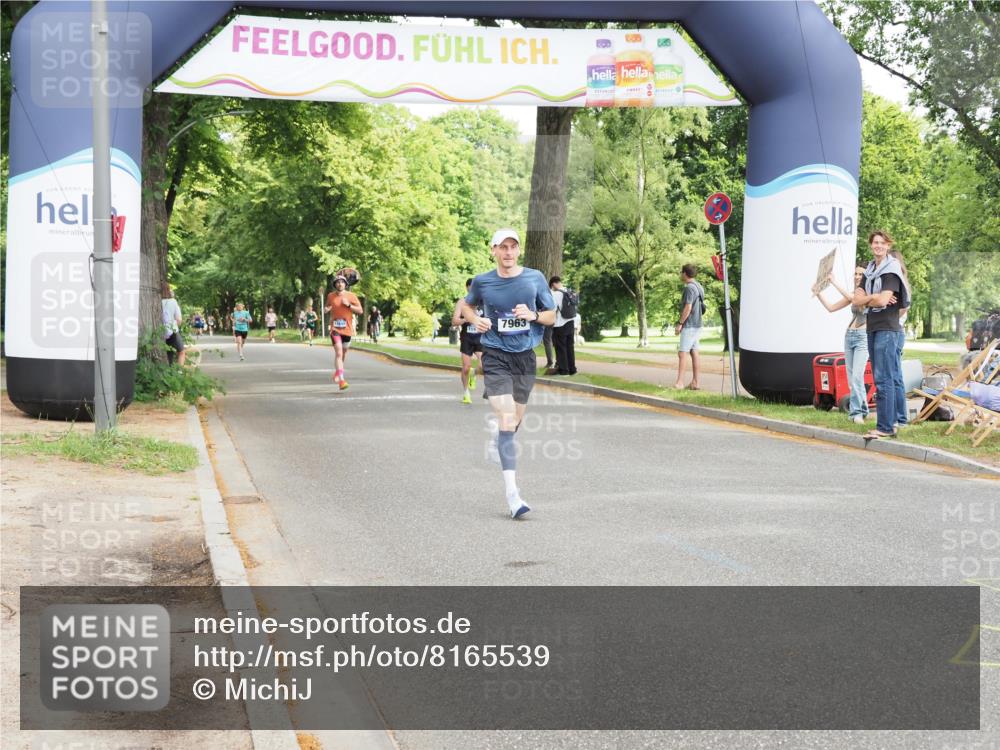 29.06.2025 - hella hamburg halbmarathon MichiJ http://msf.ph/oto/8165539 29.06.2025 10:13:57 Zwischen KM18-KM19 18328 meine-sportfotos.de