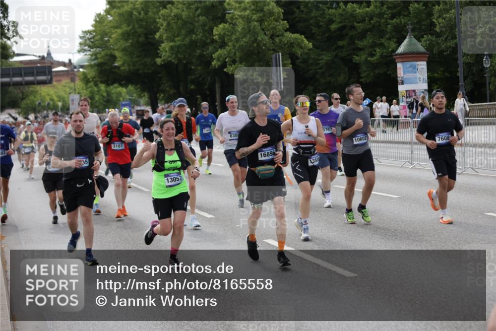 29.06.2025 - hella hamburg halbmarathon Jannik Wohlers http://msf.ph/oto/8165558 29.06.2025 10:20:38 Lombardsbrücke 1266, 1658, 2383, 2923, 2945, 2956, 2986, 3161, 3453, 3813, 4082, 4350, 5041, 5061, 5767, 6275, 6308, 7228, 7608, 8113, 8724, 8726, 9005, 9011, 9108, 9236, 9981, 10585, 10602, 11145, 11698, 12175, 12395, 12561, 12694, 12844, 13057, 13448, 13508, 14615, 14670, 14819, 14986, 15020, 15470, 15736, 15767, 15913, 16256, 16896, 16950, 17035, 17367, 17832, 18141, 18170, 18305, 18397, 18784, 18809, 19124, 19125 meine-sportfotos.de