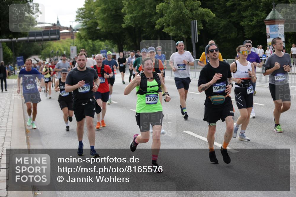 29.06.2025 - hella hamburg halbmarathon Jannik Wohlers http://msf.ph/oto/8165576 29.06.2025 10:20:39 Lombardsbrücke 1028, 1266, 1658, 2383, 2923, 2945, 2956, 2986, 3161, 3453, 3813, 4082, 4350, 5041, 5061, 5767, 6275, 6308, 7228, 7608, 8113, 8724, 8726, 9005, 9011, 9108, 9236, 10585, 10602, 11698, 11775, 12175, 12395, 12561, 12694, 13057, 13448, 13508, 14615, 14809, 14819, 14986, 15020, 15470, 15736, 15767, 15913, 16256, 16896, 17035, 17341, 17367, 17832, 18141, 18170, 18305, 18397, 18784, 18809, 19124 meine-sportfotos.de
