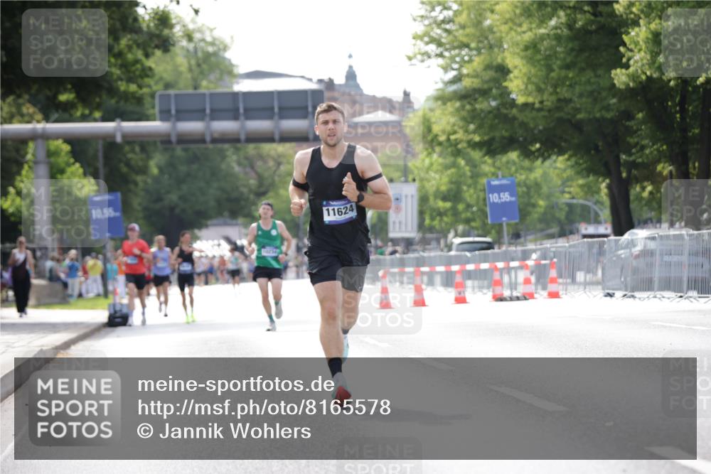 29.06.2025 - hella hamburg halbmarathon Jannik Wohlers http://msf.ph/oto/8165578 29.06.2025 09:40:51 Lombardsbrücke 7834, 7963, 11624, 17886 meine-sportfotos.de