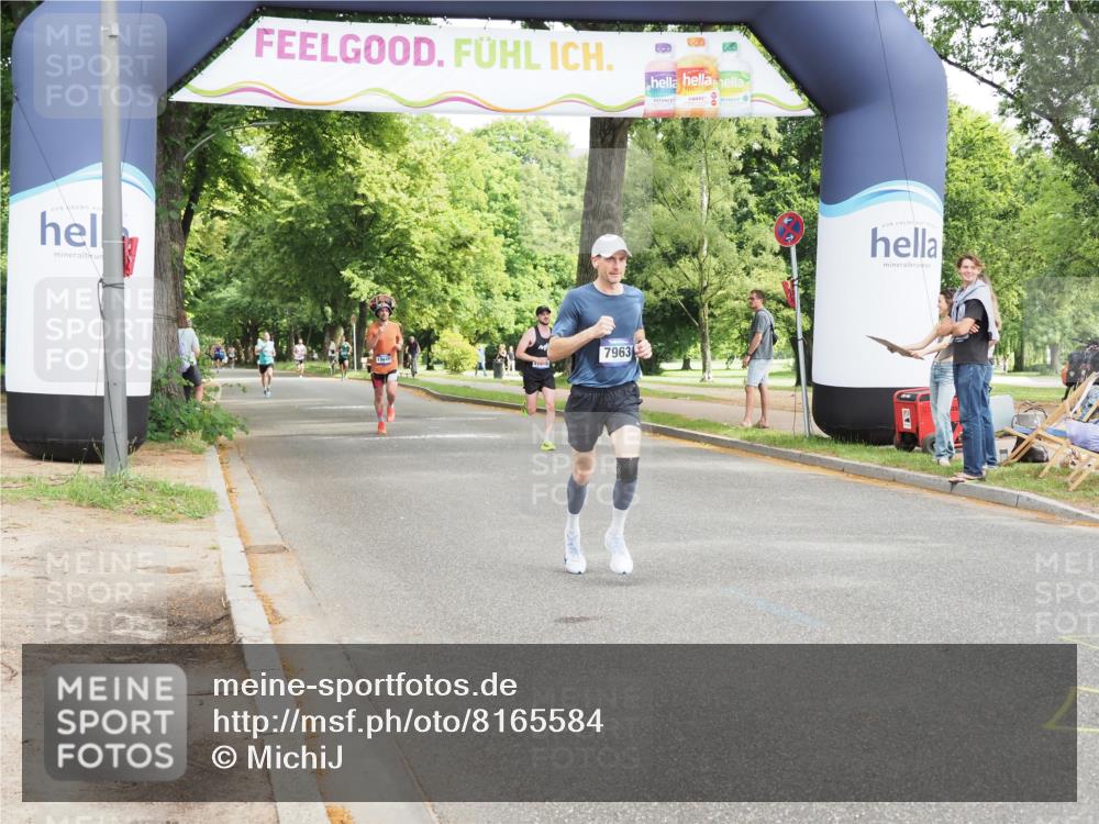 29.06.2025 - hella hamburg halbmarathon MichiJ http://msf.ph/oto/8165584 29.06.2025 10:13:58 Zwischen KM18-KM19 7963, 18328 meine-sportfotos.de