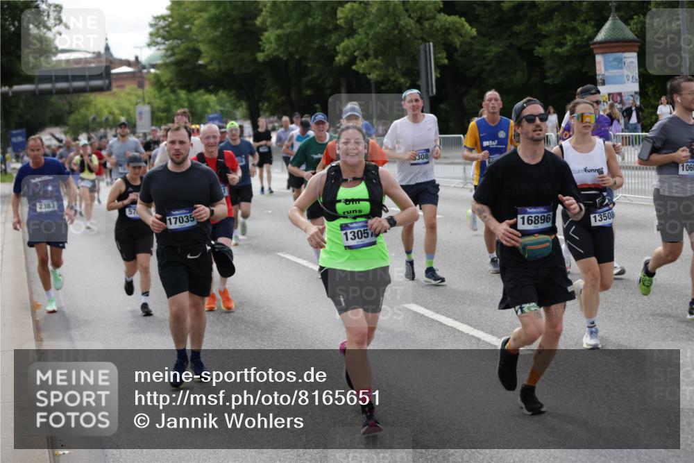 29.06.2025 - hella hamburg halbmarathon Jannik Wohlers http://msf.ph/oto/8165651 29.06.2025 10:20:39 Lombardsbrücke 1028, 1266, 1658, 2383, 2923, 2945, 2956, 2986, 3161, 3453, 3813, 4082, 4350, 5041, 5061, 5767, 6275, 6308, 7228, 7608, 8113, 8724, 8726, 9005, 9011, 9108, 9236, 10585, 10602, 11698, 11775, 12175, 12395, 12561, 12694, 13057, 13448, 13508, 14615, 14809, 14819, 14986, 15020, 15470, 15736, 15767, 15913, 16256, 16896, 17035, 17341, 17367, 17832, 18141, 18170, 18305, 18397, 18784, 18809, 19124 meine-sportfotos.de