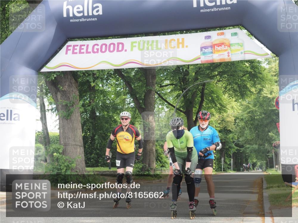 29.06.2025 - hella hamburg halbmarathon KatJ http://msf.ph/oto/8165662 29.06.2025 09:15:09 Zwischen KM18-KM19  meine-sportfotos.de