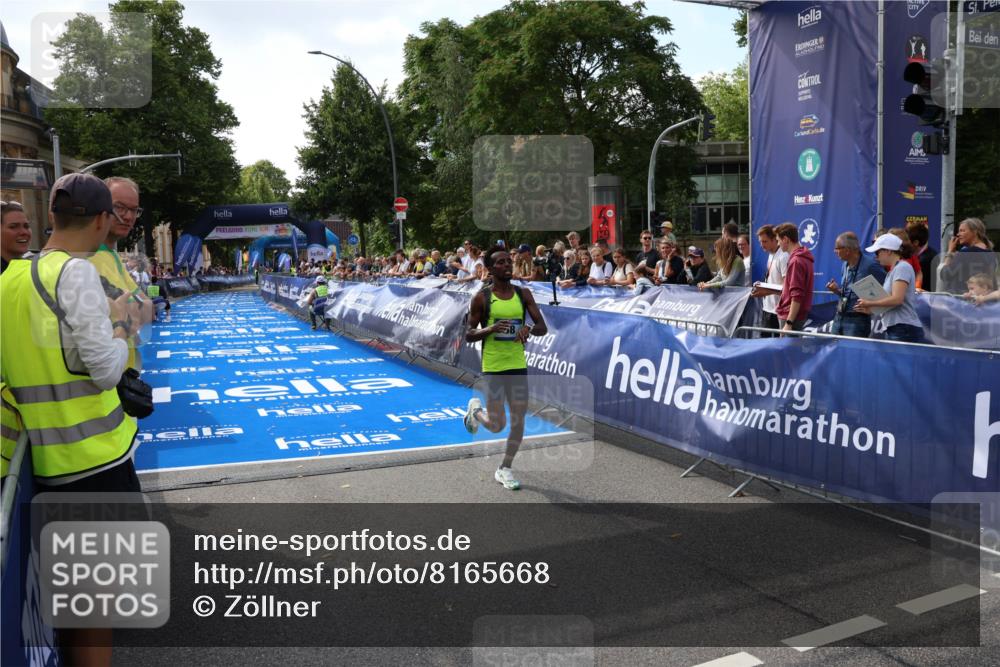 29.06.2025 - hella hamburg halbmarathon Zöllner http://msf.ph/oto/8165668 29.06.2025 10:04:37 Ziel 58 meine-sportfotos.de