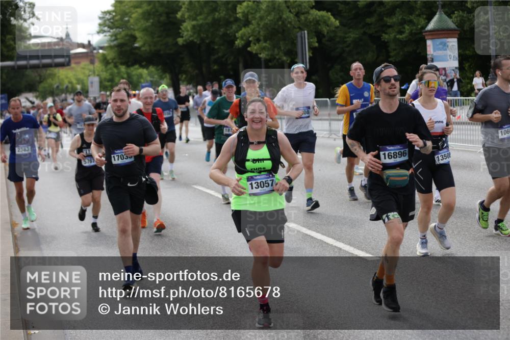 29.06.2025 - hella hamburg halbmarathon Jannik Wohlers http://msf.ph/oto/8165678 29.06.2025 10:20:39 Lombardsbrücke 1028, 1266, 1658, 2383, 2923, 2945, 2956, 2986, 3161, 3453, 3813, 4082, 4350, 5041, 5061, 5767, 6275, 6308, 7228, 7608, 8113, 8724, 8726, 9005, 9011, 9108, 9236, 10585, 10602, 11698, 11775, 12175, 12395, 12561, 12694, 13057, 13448, 13508, 14615, 14809, 14819, 14986, 15020, 15470, 15736, 15767, 15913, 16256, 16896, 17035, 17341, 17367, 17832, 18141, 18170, 18305, 18397, 18784, 18809, 19124 meine-sportfotos.de