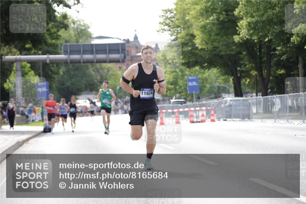 29.06.2025 - hella hamburg halbmarathon Jannik Wohlers http://msf.ph/oto/8165684 29.06.2025 09:40:51 Lombardsbrücke 7834, 7963, 11624, 17886 meine-sportfotos.de