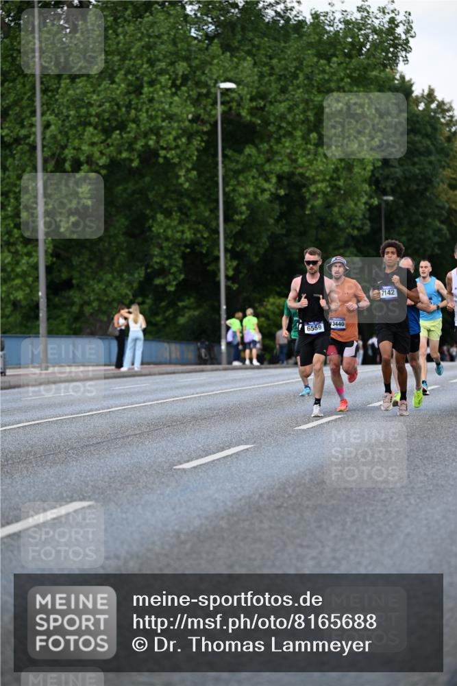 29.06.2025 - hella hamburg halbmarathon Dr. Thomas Lammeyer http://msf.ph/oto/8165688 29.06.2025 09:44:56 Kennedybrücke 1241, 2892, 6559, 7862, 10780, 11194 meine-sportfotos.de