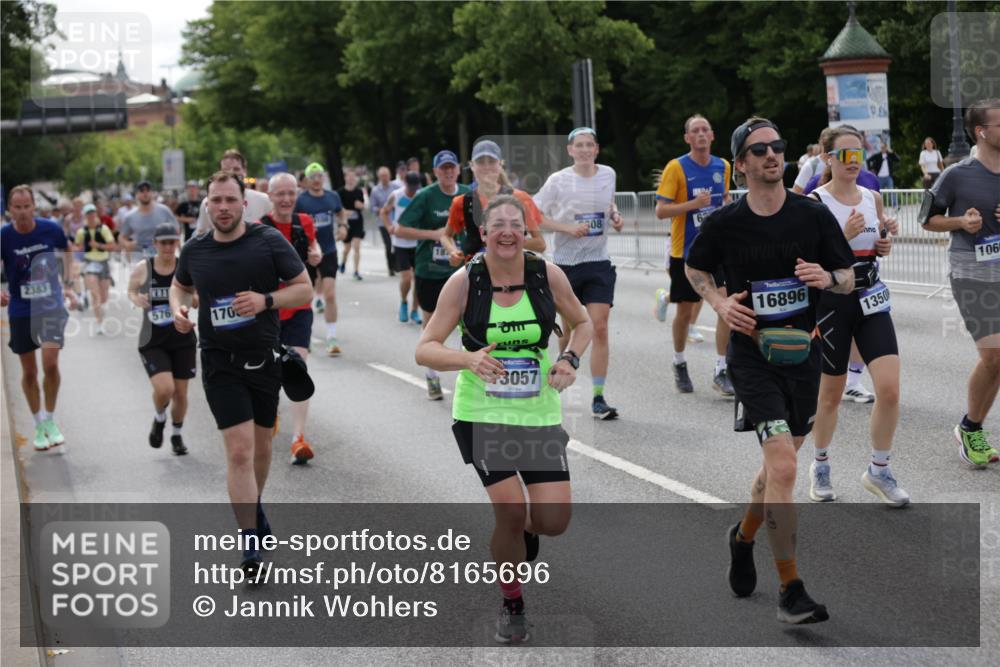 29.06.2025 - hella hamburg halbmarathon Jannik Wohlers http://msf.ph/oto/8165696 29.06.2025 10:20:39 Lombardsbrücke 1028, 1266, 1658, 2383, 2923, 2945, 2956, 2986, 3161, 3453, 3813, 4082, 4350, 5041, 5061, 5767, 6275, 6308, 7228, 7608, 8113, 8724, 8726, 9005, 9011, 9108, 9236, 10585, 10602, 11698, 11775, 12175, 12395, 12561, 12694, 13057, 13448, 13508, 14615, 14809, 14819, 14986, 15020, 15470, 15736, 15767, 15913, 16256, 16896, 17035, 17341, 17367, 17832, 18141, 18170, 18305, 18397, 18784, 18809, 19124 meine-sportfotos.de
