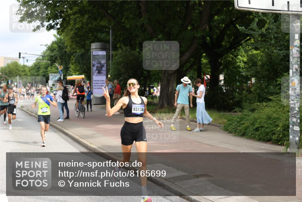 29.06.2025 - hella hamburg halbmarathon Yannick Fuchs http://msf.ph/oto/8165699 29.06.2025 10:22:31 20KM 9097, 9804, 10485, 12341, 13941, 13956, 14828, 15136, 15583, 17893, 18037, 18124, 19050, 19114 meine-sportfotos.de
