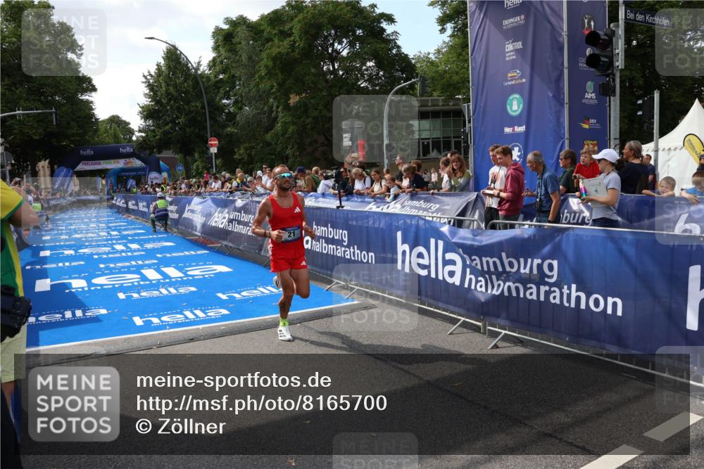 29.06.2025 - hella hamburg halbmarathon Zöllner http://msf.ph/oto/8165700 29.06.2025 10:05:16 Ziel 19, 21, 20052, 20518 meine-sportfotos.de