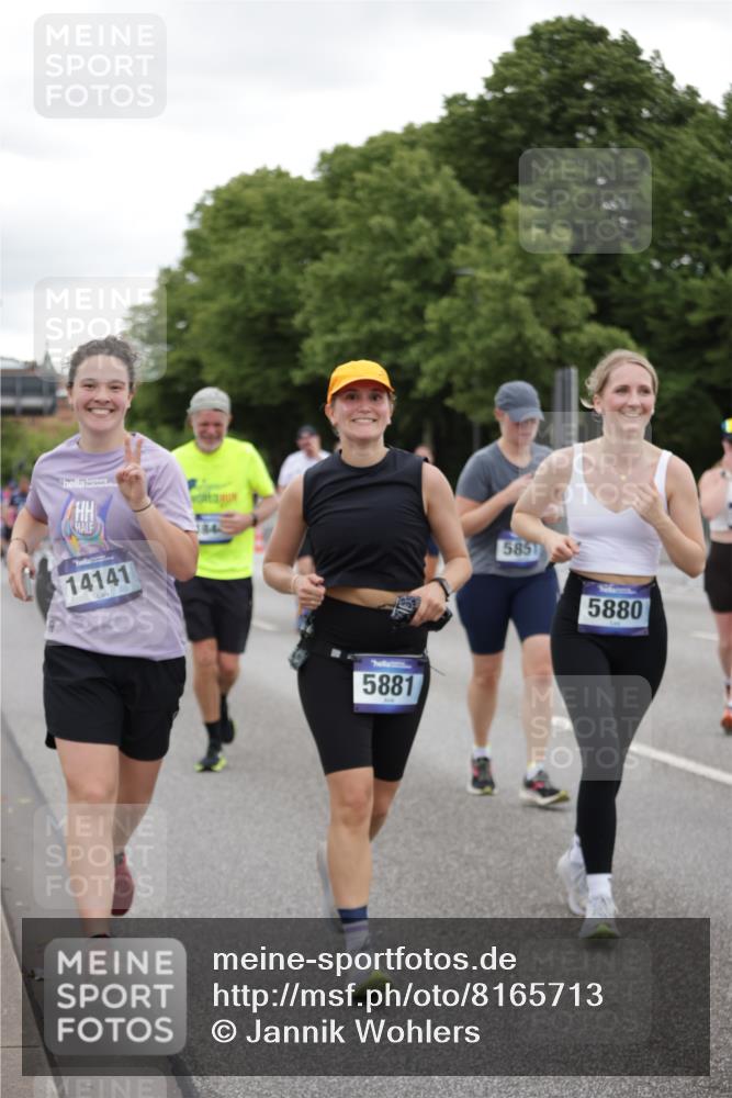 29.06.2025 - hella hamburg halbmarathon Jannik Wohlers http://msf.ph/oto/8165713 29.06.2025 11:05:08 Lombardsbrücke 3120, 3333, 3975, 4382, 4765, 5426, 5571, 5851, 5880, 5881, 5893, 5920, 6621, 7470, 7538, 7539, 7698, 8284, 9382, 9800, 9923, 10616, 10764, 10906, 10964, 12033, 12060, 12182, 12183, 12468, 13720, 13870, 13935, 14141, 14173, 14295, 14440, 14469, 16524, 17069, 17070, 17274, 17767, 18444, 18980, 18981, 19186 meine-sportfotos.de