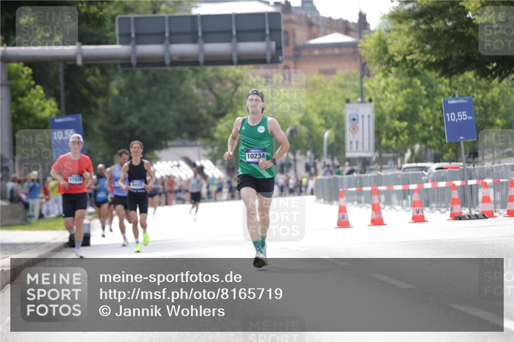29.06.2025 - hella hamburg halbmarathon Jannik Wohlers http://msf.ph/oto/8165719 29.06.2025 09:40:53 Lombardsbrücke 7834, 7963, 10234, 11624, 17886 meine-sportfotos.de