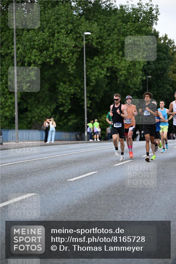 29.06.2025 - hella hamburg halbmarathon Dr. Thomas Lammeyer http://msf.ph/oto/8165728 29.06.2025 09:44:56 Kennedybrücke 1241, 2892, 6559, 7862, 10780, 11194 meine-sportfotos.de