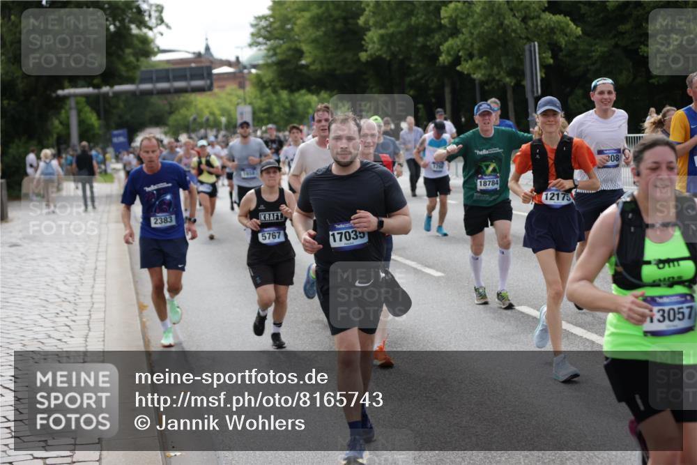 29.06.2025 - hella hamburg halbmarathon Jannik Wohlers http://msf.ph/oto/8165743 29.06.2025 10:20:40 Lombardsbrücke 1028, 1266, 1658, 2383, 2956, 2986, 3161, 3453, 3813, 4082, 4350, 5041, 5061, 5767, 6275, 6308, 7228, 7608, 8724, 8726, 9005, 9011, 9108, 9236, 9501, 10585, 10602, 11698, 11775, 12175, 12395, 12561, 12694, 13057, 13448, 13508, 14499, 14519, 14615, 14809, 14819, 14986, 15020, 15470, 15736, 15767, 15913, 16256, 16896, 17035, 17341, 17367, 18141, 18170, 18305, 18397, 18784, 18809, 19124 meine-sportfotos.de