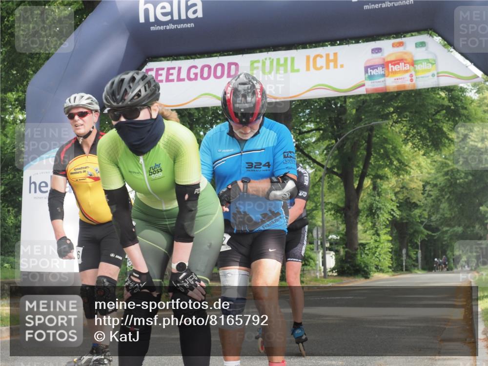 29.06.2025 - hella hamburg halbmarathon KatJ http://msf.ph/oto/8165792 29.06.2025 09:15:10 Zwischen KM18-KM19  meine-sportfotos.de