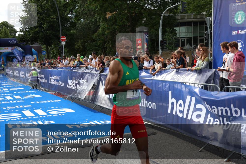 29.06.2025 - hella hamburg halbmarathon Zöllner http://msf.ph/oto/8165812 29.06.2025 10:05:32 Ziel 17 meine-sportfotos.de