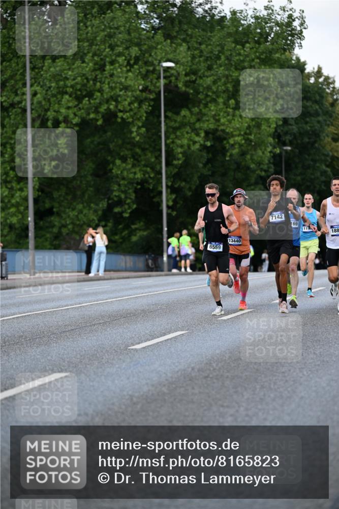 29.06.2025 - hella hamburg halbmarathon Dr. Thomas Lammeyer http://msf.ph/oto/8165823 29.06.2025 09:44:56 Kennedybrücke 1241, 2892, 6559, 7862, 10780, 11194 meine-sportfotos.de