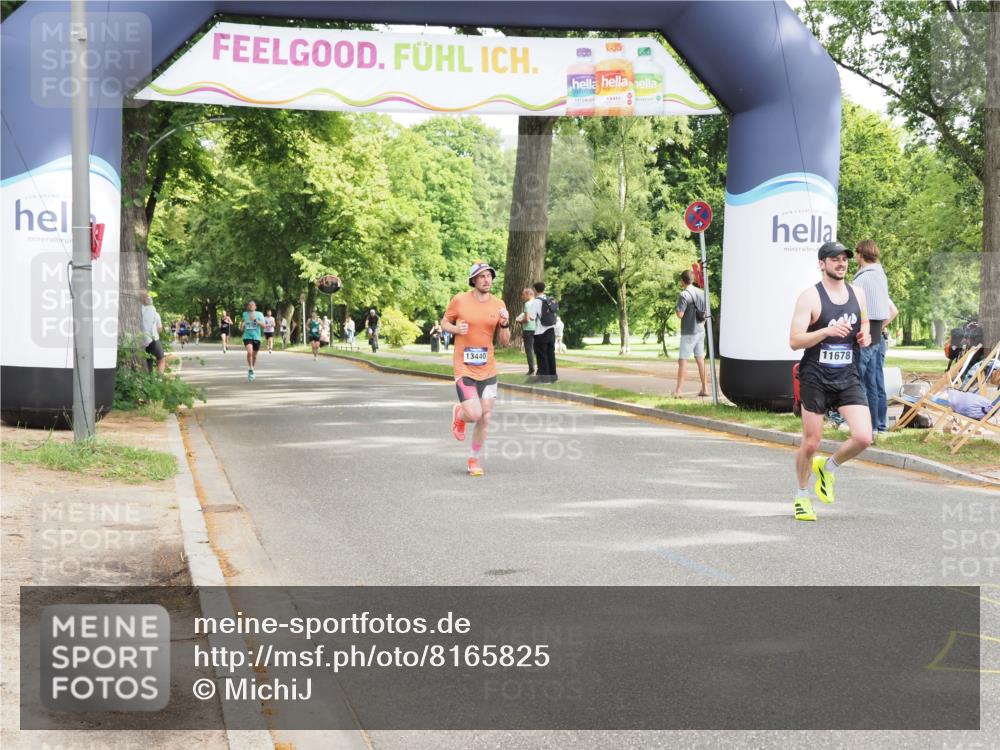 29.06.2025 - hella hamburg halbmarathon MichiJ http://msf.ph/oto/8165825 29.06.2025 10:14:00 Zwischen KM18-KM19 7963, 11678, 13440 meine-sportfotos.de