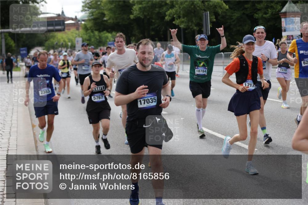 29.06.2025 - hella hamburg halbmarathon Jannik Wohlers http://msf.ph/oto/8165856 29.06.2025 10:20:40 Lombardsbrücke 1028, 1266, 1658, 2383, 2956, 2986, 3161, 3453, 3813, 4082, 4350, 5041, 5061, 5767, 6275, 6308, 7228, 7608, 8724, 8726, 9005, 9011, 9108, 9236, 9501, 10585, 10602, 11698, 11775, 12175, 12395, 12561, 12694, 13057, 13448, 13508, 14499, 14519, 14615, 14809, 14819, 14986, 15020, 15470, 15736, 15767, 15913, 16256, 16896, 17035, 17341, 17367, 18141, 18170, 18305, 18397, 18784, 18809, 19124 meine-sportfotos.de