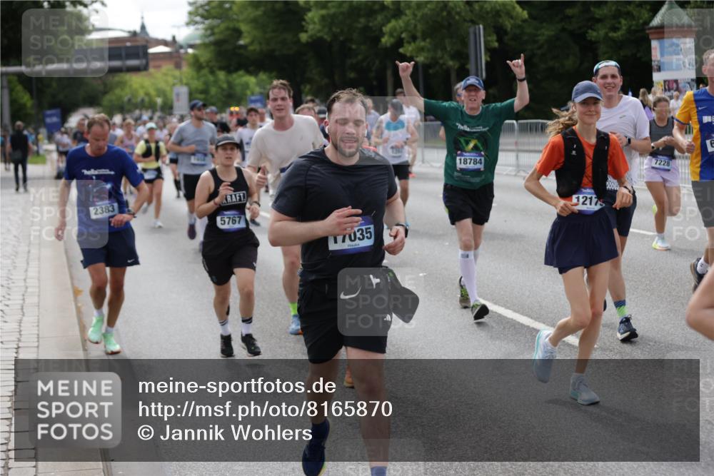 29.06.2025 - hella hamburg halbmarathon Jannik Wohlers http://msf.ph/oto/8165870 29.06.2025 10:20:40 Lombardsbrücke 1028, 1266, 1658, 2383, 2956, 2986, 3161, 3453, 3813, 4082, 4350, 5041, 5061, 5767, 6275, 6308, 7228, 7608, 8724, 8726, 9005, 9011, 9108, 9236, 9501, 10585, 10602, 11698, 11775, 12175, 12395, 12561, 12694, 13057, 13448, 13508, 14499, 14519, 14615, 14809, 14819, 14986, 15020, 15470, 15736, 15767, 15913, 16256, 16896, 17035, 17341, 17367, 18141, 18170, 18305, 18397, 18784, 18809, 19124 meine-sportfotos.de