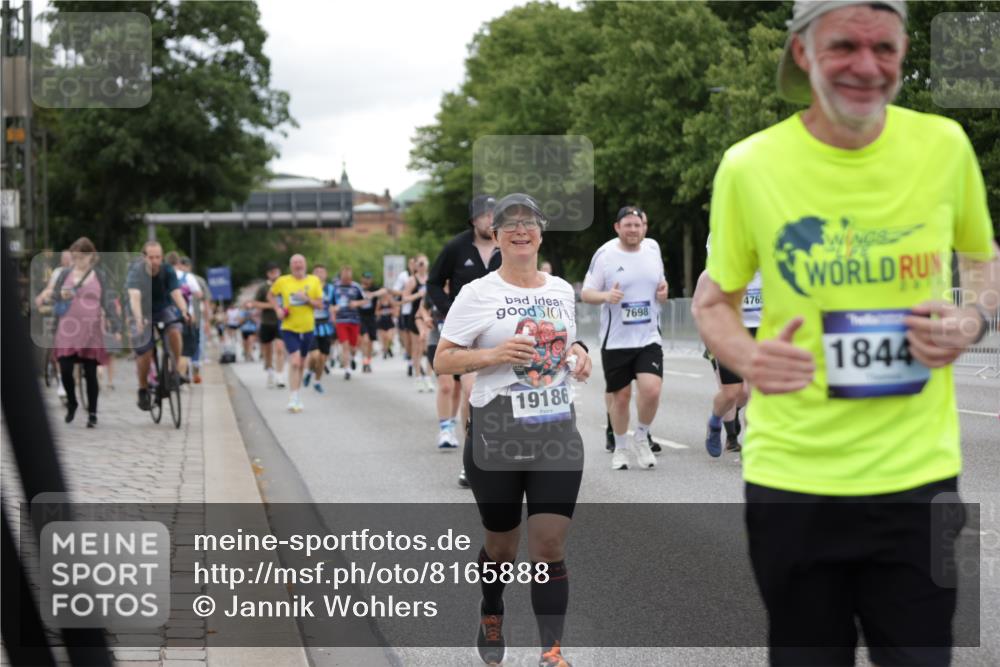 29.06.2025 - hella hamburg halbmarathon Jannik Wohlers http://msf.ph/oto/8165888 29.06.2025 11:05:11 Lombardsbrücke 3120, 3333, 4382, 4765, 5426, 5851, 5880, 5881, 6621, 7470, 7538, 7539, 7545, 7698, 8284, 9382, 9800, 9923, 10616, 10764, 10906, 10964, 12033, 12040, 12045, 12182, 12183, 13720, 13721, 13870, 13935, 14141, 14295, 14440, 14454, 14469, 14641, 16474, 16496, 16524, 16603, 17069, 17070, 17274, 17361, 17767, 18444, 18980, 18981, 19186 meine-sportfotos.de