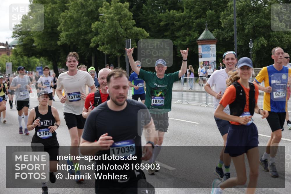 29.06.2025 - hella hamburg halbmarathon Jannik Wohlers http://msf.ph/oto/8165903 29.06.2025 10:20:41 Lombardsbrücke 1028, 1266, 1658, 2383, 2956, 2986, 3161, 3453, 3813, 4082, 4350, 5041, 5061, 5767, 6275, 6308, 7228, 7608, 8724, 8726, 9005, 9011, 9108, 9236, 9501, 10585, 10602, 11698, 11775, 12175, 12395, 12561, 12694, 13057, 13448, 13508, 14499, 14519, 14615, 14809, 14819, 14986, 15020, 15470, 15736, 15767, 15913, 16256, 16896, 17035, 17341, 17367, 18170, 18305, 18397, 18784, 18809 meine-sportfotos.de