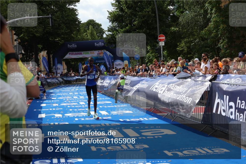 29.06.2025 - hella hamburg halbmarathon Zöllner http://msf.ph/oto/8165908 29.06.2025 10:06:34 Ziel 14 meine-sportfotos.de