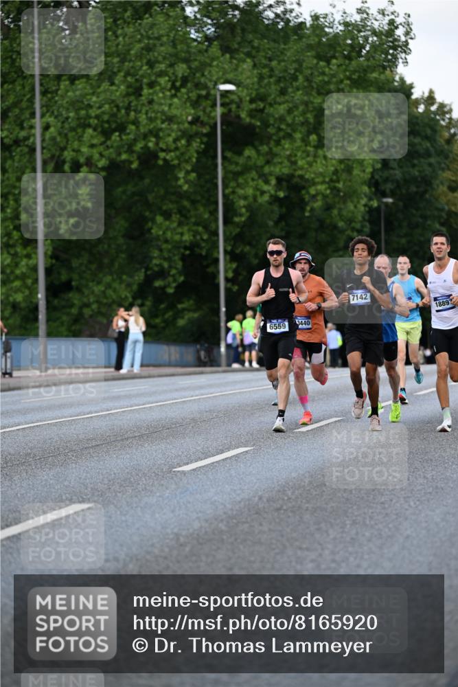 29.06.2025 - hella hamburg halbmarathon Dr. Thomas Lammeyer http://msf.ph/oto/8165920 29.06.2025 09:44:56 Kennedybrücke 1241, 2892, 6559, 7862, 10780, 11194 meine-sportfotos.de
