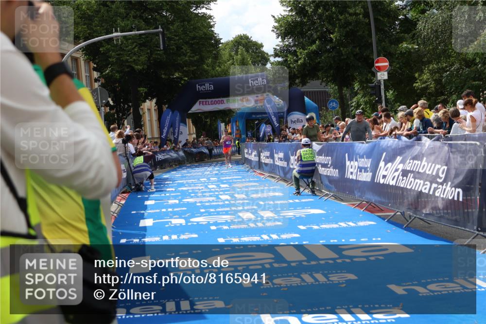 29.06.2025 - hella hamburg halbmarathon Zöllner http://msf.ph/oto/8165941 29.06.2025 10:08:59 Ziel 29 meine-sportfotos.de