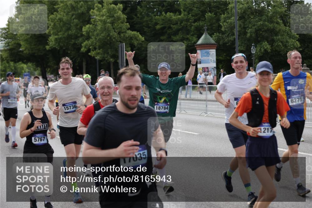 29.06.2025 - hella hamburg halbmarathon Jannik Wohlers http://msf.ph/oto/8165943 29.06.2025 10:20:41 Lombardsbrücke 1028, 1266, 1658, 2383, 2956, 2986, 3161, 3453, 3813, 4082, 4350, 5041, 5061, 5767, 6275, 6308, 7228, 7608, 8724, 8726, 9005, 9011, 9108, 9236, 9501, 10585, 10602, 11698, 11775, 12175, 12395, 12561, 12694, 13057, 13448, 13508, 14499, 14519, 14615, 14809, 14819, 14986, 15020, 15470, 15736, 15767, 15913, 16256, 16896, 17035, 17341, 17367, 18170, 18305, 18397, 18784, 18809 meine-sportfotos.de
