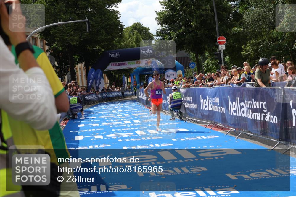 29.06.2025 - hella hamburg halbmarathon Zöllner http://msf.ph/oto/8165965 29.06.2025 10:09:03 Ziel 29 meine-sportfotos.de