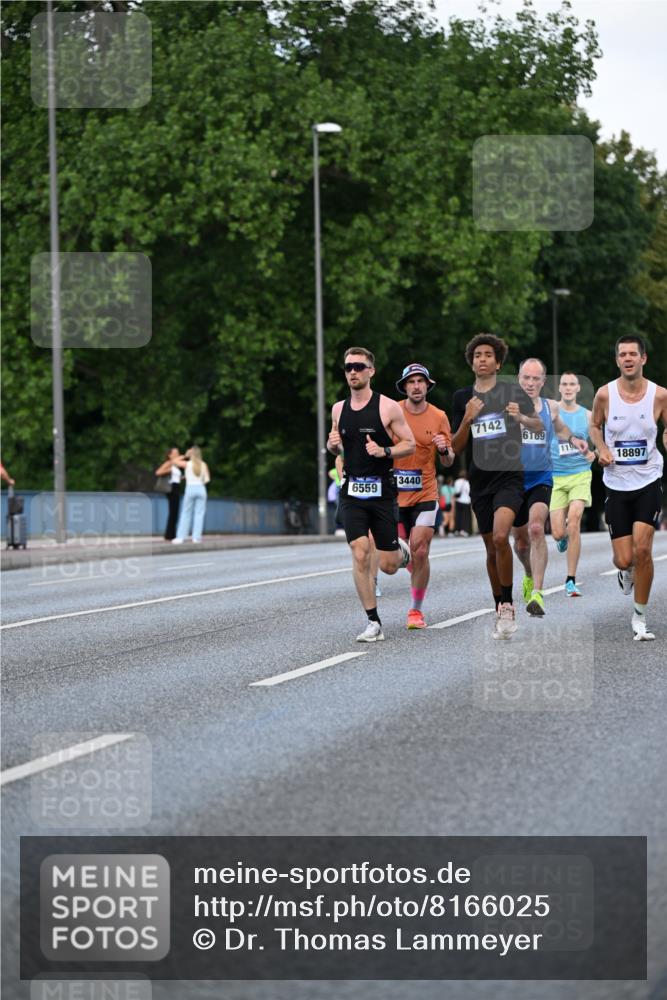 29.06.2025 - hella hamburg halbmarathon Dr. Thomas Lammeyer http://msf.ph/oto/8166025 29.06.2025 09:44:57 Kennedybrücke 1241, 2892, 6559, 7862, 10780, 11194 meine-sportfotos.de