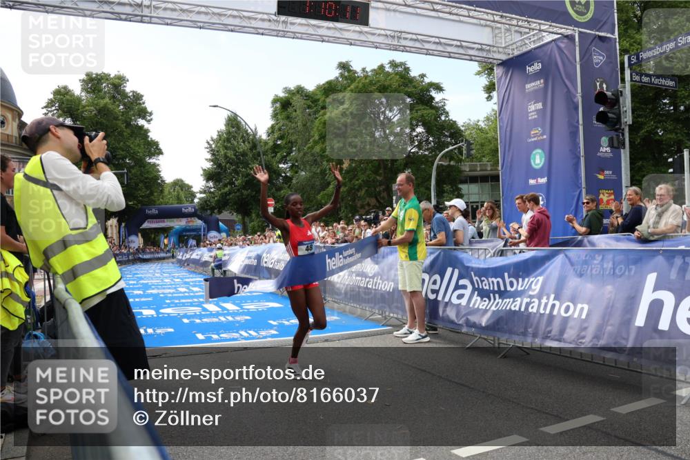 29.06.2025 - hella hamburg halbmarathon Zöllner http://msf.ph/oto/8166037 29.06.2025 10:10:14 Ziel 48 meine-sportfotos.de