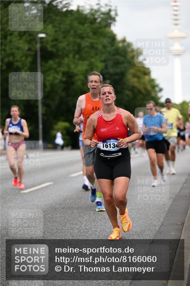 29.06.2025 - hella hamburg halbmarathon Dr. Thomas Lammeyer http://msf.ph/oto/8166060 29.06.2025 10:09:20 Kennedybrücke 1213, 1347, 1863, 2298, 2424, 2540, 3071, 3578, 4394, 5869, 6059, 6907, 6908, 7017, 7826, 8316, 8999, 9007, 9019, 9075, 9165, 9680, 10694, 11088 meine-sportfotos.de