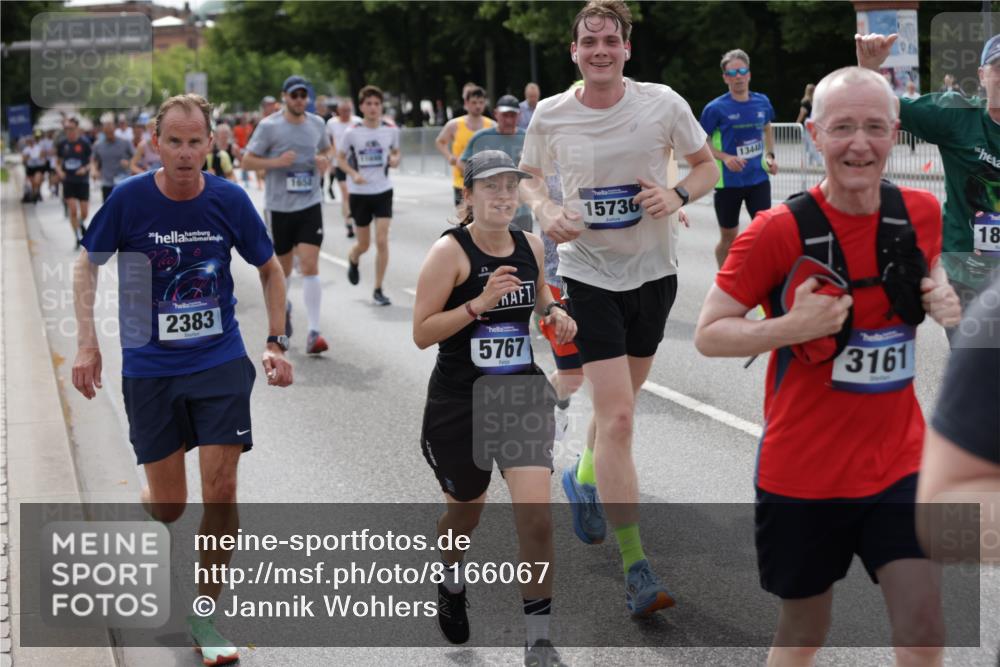 29.06.2025 - hella hamburg halbmarathon Jannik Wohlers http://msf.ph/oto/8166067 29.06.2025 10:20:42 Lombardsbrücke 1028, 1266, 1658, 2383, 2956, 2986, 3161, 3453, 3813, 4082, 4350, 5041, 5061, 5767, 6275, 6308, 7228, 7608, 8724, 8726, 9005, 9011, 9108, 9236, 9501, 10585, 10602, 11698, 11775, 12175, 12395, 12561, 12694, 13057, 13448, 13508, 14499, 14519, 14809, 14819, 14986, 15020, 15387, 15470, 15736, 15767, 15913, 16256, 16600, 16896, 17035, 17341, 17367, 18170, 18305, 18397, 18784, 18809 meine-sportfotos.de