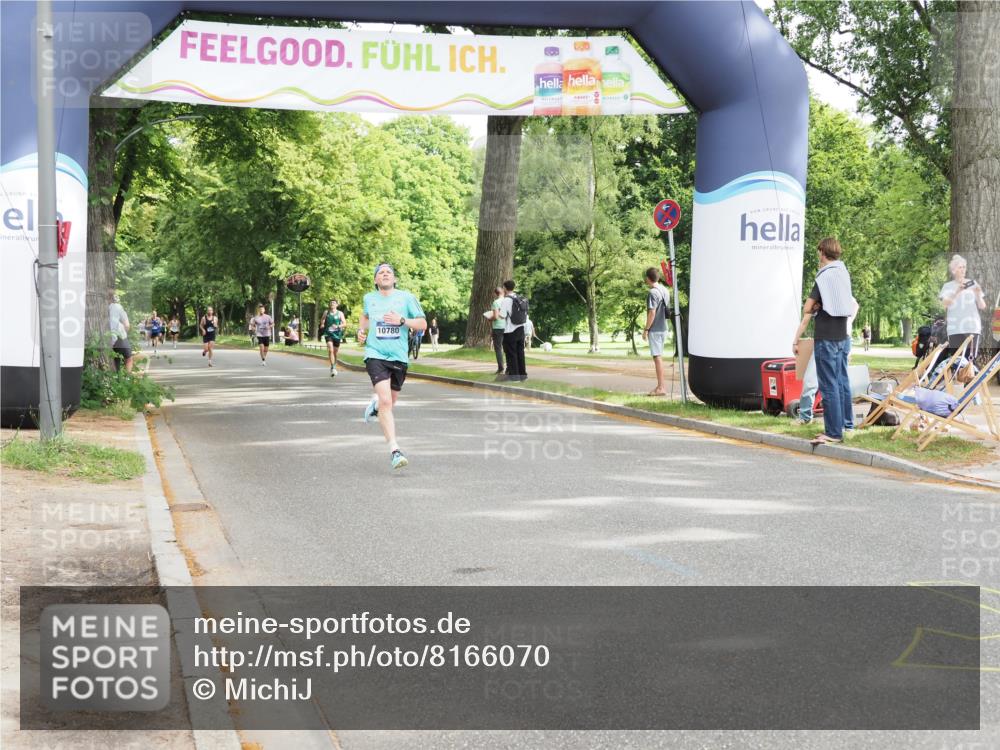 29.06.2025 - hella hamburg halbmarathon MichiJ http://msf.ph/oto/8166070 29.06.2025 10:14:05 Zwischen KM18-KM19 7963, 10780, 11678, 13440 meine-sportfotos.de
