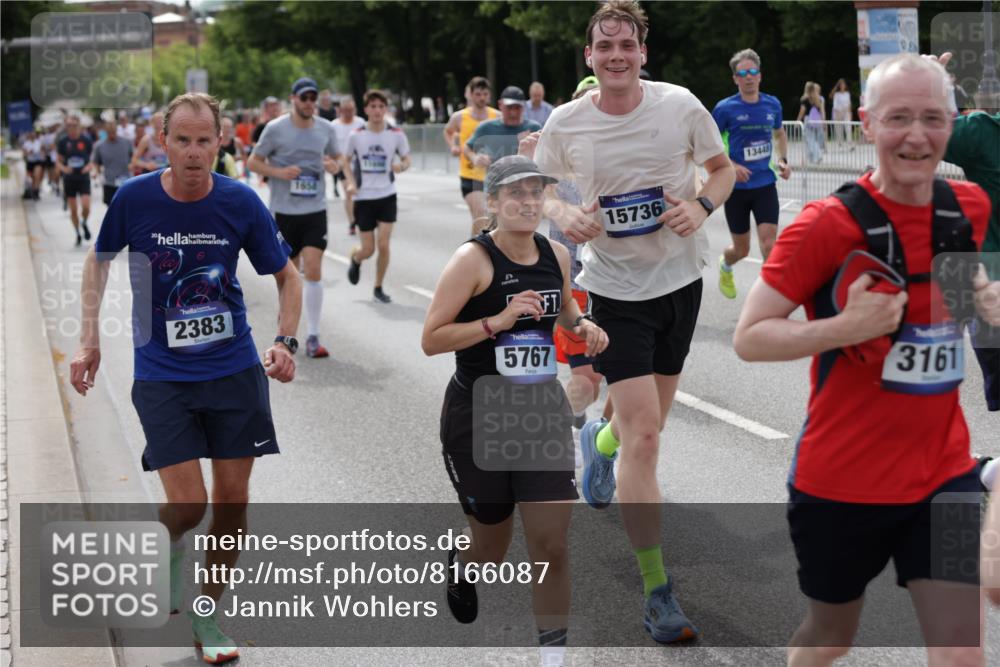 29.06.2025 - hella hamburg halbmarathon Jannik Wohlers http://msf.ph/oto/8166087 29.06.2025 10:20:42 Lombardsbrücke 1028, 1266, 1658, 2383, 2956, 2986, 3161, 3453, 3813, 4082, 4350, 5041, 5061, 5767, 6275, 6308, 7228, 7608, 8724, 8726, 9005, 9011, 9108, 9236, 9501, 10585, 10602, 11698, 11775, 12175, 12395, 12561, 12694, 13057, 13448, 13508, 14499, 14519, 14809, 14819, 14986, 15020, 15387, 15470, 15736, 15767, 15913, 16256, 16600, 16896, 17035, 17341, 17367, 18170, 18305, 18397, 18784, 18809 meine-sportfotos.de