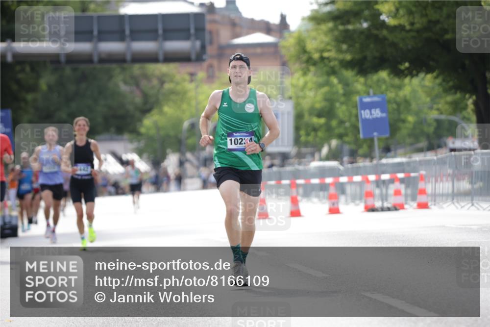 29.06.2025 - hella hamburg halbmarathon Jannik Wohlers http://msf.ph/oto/8166109 29.06.2025 09:40:55 Lombardsbrücke 7834, 7963, 10234, 11624, 17886 meine-sportfotos.de