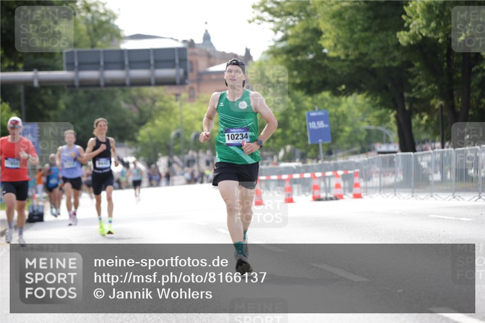 29.06.2025 - hella hamburg halbmarathon Jannik Wohlers http://msf.ph/oto/8166137 29.06.2025 09:40:56 Lombardsbrücke 7834, 7963, 9442, 10234, 11624, 17856, 17886 meine-sportfotos.de