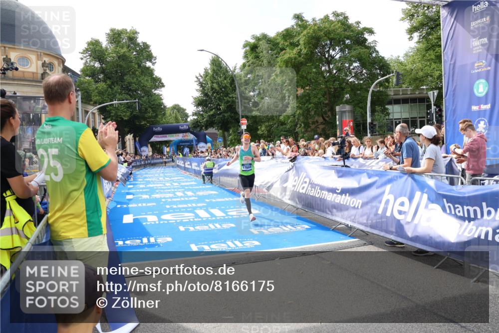 29.06.2025 - hella hamburg halbmarathon Zöllner http://msf.ph/oto/8166175 29.06.2025 10:11:04 Ziel 17888 meine-sportfotos.de