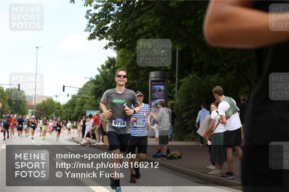 29.06.2025 - hella hamburg halbmarathon Yannick Fuchs http://msf.ph/oto/8166212 29.06.2025 11:18:16 20KM 1131, 1269, 1694, 1939, 3573, 3837, 4834, 5035, 5322, 6287, 6977, 7169, 7188, 7190, 7248, 7370, 7672, 7978, 8085, 8537, 9259, 9567, 9635, 9714, 9788, 10148, 10162, 10649, 10977, 11249, 13206, 13366, 13584, 14024, 14240, 14421, 14633, 15180, 15343, 15402, 15404, 16586, 16600, 16601, 16604, 16781, 16791, 16833, 16991, 17699, 18007, 18046, 18362, 18417, 18698 meine-sportfotos.de