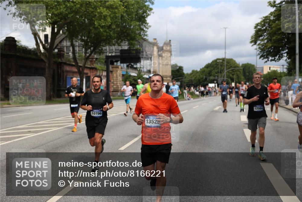 29.06.2025 - hella hamburg halbmarathon Yannick Fuchs http://msf.ph/oto/8166221 29.06.2025 10:40:24 20KM 1569, 1600, 1759, 1920, 2048, 2138, 2189, 3477, 4345, 6290, 6460, 6532, 6700, 6711, 7450, 7961, 8269, 8577, 8668, 10792, 10796, 11094, 11125, 11773, 11936, 12084, 12277, 13525, 13630, 14062, 14200, 14228, 14462, 14804, 14911, 15741, 16286, 16624, 17190, 17332, 17835, 18081, 19128 meine-sportfotos.de