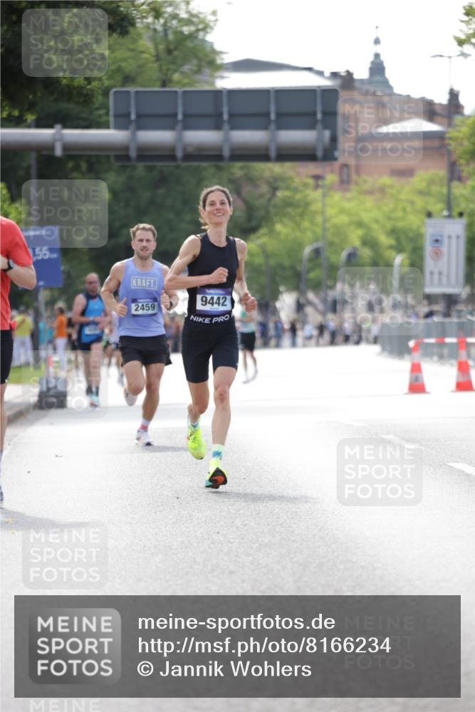 29.06.2025 - hella hamburg halbmarathon Jannik Wohlers http://msf.ph/oto/8166234 29.06.2025 09:40:58 Lombardsbrücke 7834, 7963, 9442, 10234, 11624, 17856, 17886 meine-sportfotos.de
