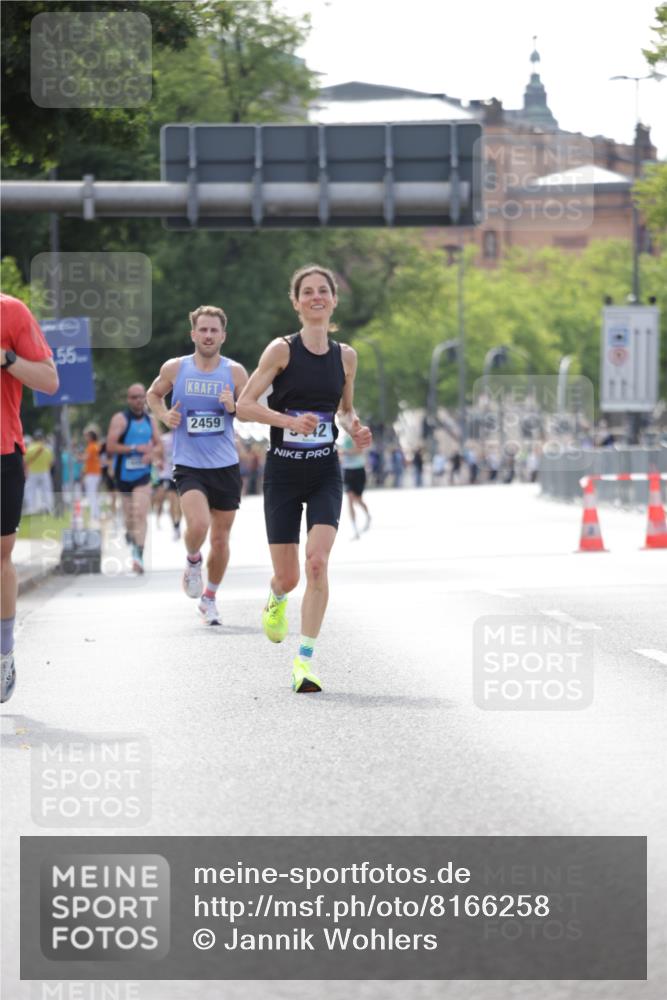 29.06.2025 - hella hamburg halbmarathon Jannik Wohlers http://msf.ph/oto/8166258 29.06.2025 09:40:58 Lombardsbrücke 7834, 7963, 9442, 10234, 11624, 17856, 17886 meine-sportfotos.de