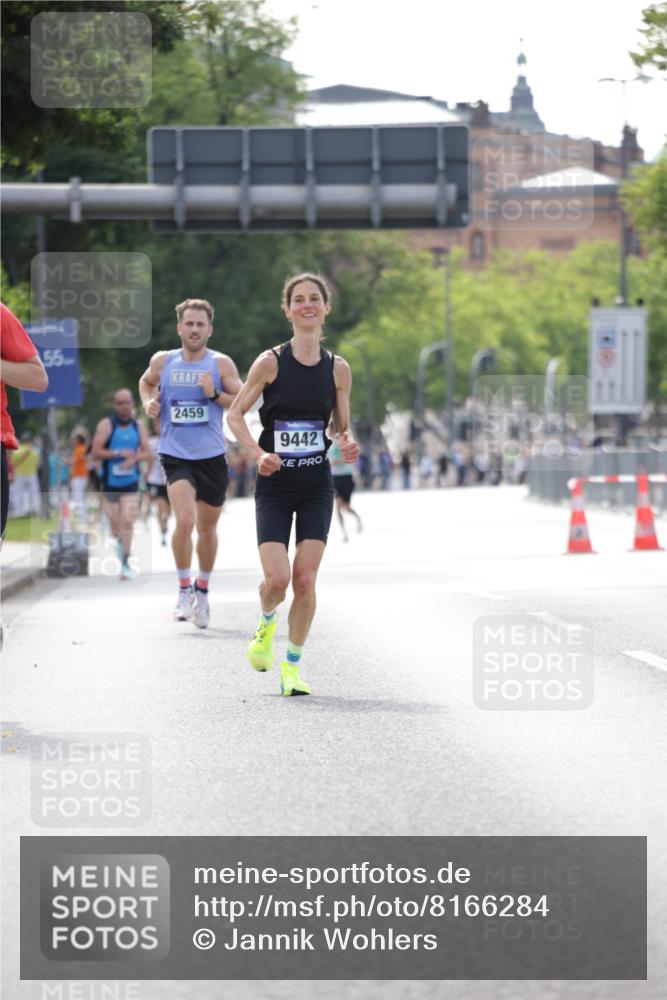 29.06.2025 - hella hamburg halbmarathon Jannik Wohlers http://msf.ph/oto/8166284 29.06.2025 09:40:58 Lombardsbrücke 7834, 7963, 9442, 10234, 11624, 17856, 17886 meine-sportfotos.de