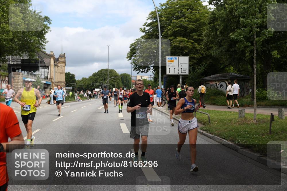 29.06.2025 - hella hamburg halbmarathon Yannick Fuchs http://msf.ph/oto/8166296 29.06.2025 10:40:24 20KM 1569, 1600, 1759, 1920, 2048, 2138, 2189, 3477, 4345, 6290, 6460, 6532, 6700, 6711, 7450, 7961, 8269, 8577, 8668, 10792, 10796, 11094, 11125, 11773, 11936, 12084, 12277, 13525, 13630, 14062, 14200, 14228, 14462, 14804, 14911, 15741, 16286, 16624, 17190, 17332, 17835, 18081, 19128 meine-sportfotos.de